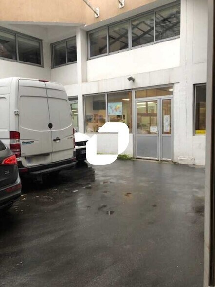 Bureau dans Courbevoie à vendre - Photo du bâtiment - Image 3 de 7