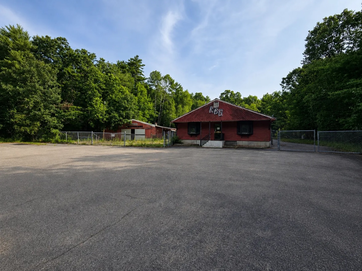 85 Nh 27, Raymond, NH for sale Primary Photo- Image 1 of 5