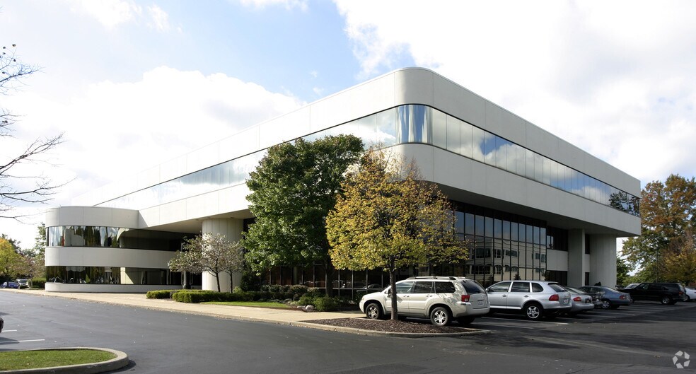 6150 Parkland Blvd, Mayfield Heights, OH à louer - Photo du bâtiment - Image 3 de 3