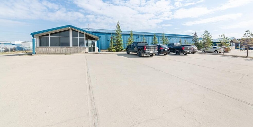 6304 56 St, Lloydminster, AB à vendre - Photo du bâtiment - Image 2 de 15