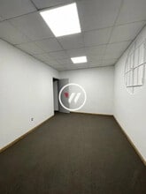 Flex in Marseille for sale Interior Photo- Image 2 of 3