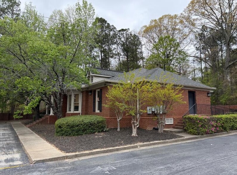 1177 Garden Walk Blvd, College Park, GA for lease - Building Photo - Image 2 of 4