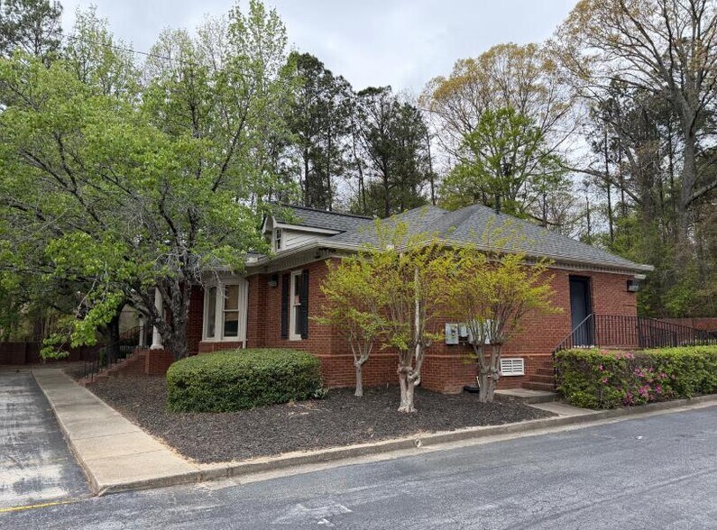 1177 Garden Walk Blvd, College Park, GA à louer - Photo du bâtiment - Image 2 de 4