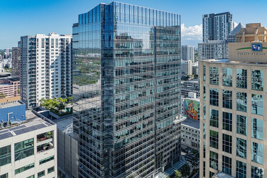 201 E Las Olas Blvd, Fort Lauderdale, FL à louer - Photo du bâtiment - Image 3 de 23