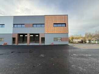 Plus de détails pour Local d'activités à louer