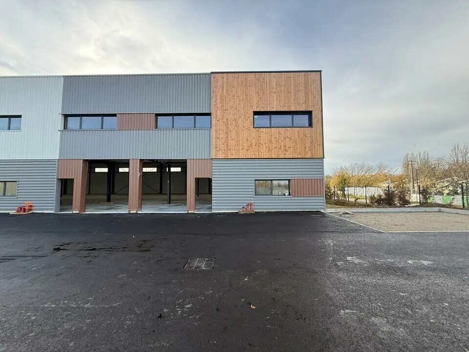 Flex dans Viarmes à louer Photo du bâtiment- Image 1 de 10