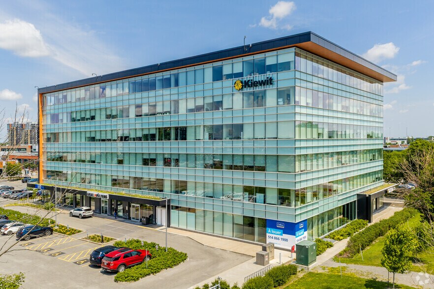 3055 Saint-Martin Boulevard West, Laval, QC for lease - Primary Photo - Image 2 of 5