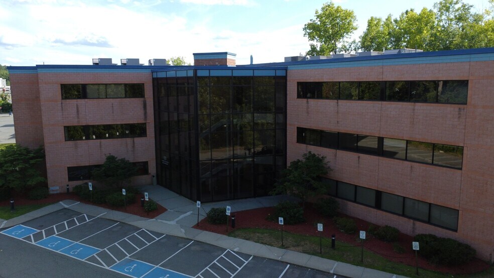 101 University Dr, Amherst, MA for lease - Building Photo - Image 2 of 8