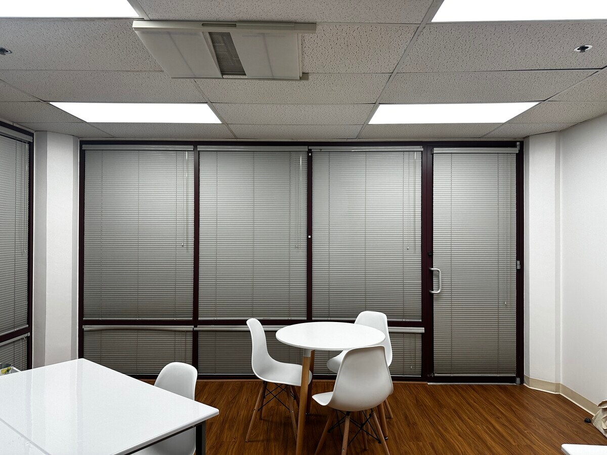 725 Kapiolani Blvd, Honolulu, HI 96813 - Unité C307 - - Photo intérieure - Image 2 of 3