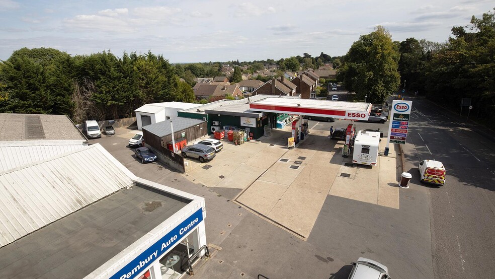 68 High St, Pembury for sale - Building Photo - Image 2 of 6