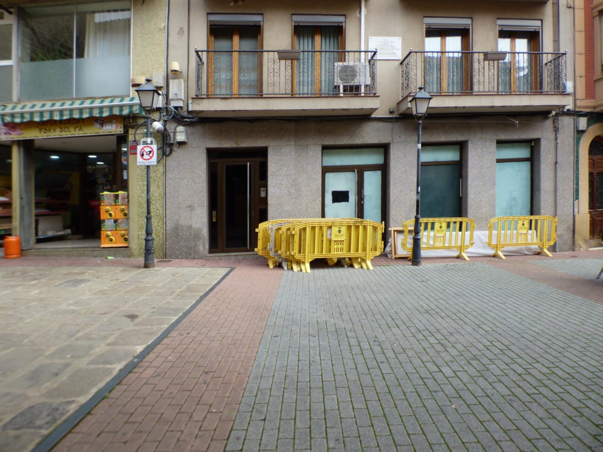 Retail in Sallent, Barcelona for lease Construction Photo- Image 1 of 14