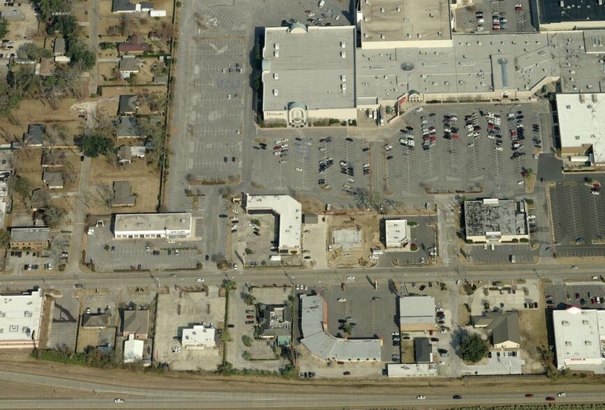 630 W Prien Lake Rd, Lake Charles, LA for sale - Building Photo - Image 3 of 3