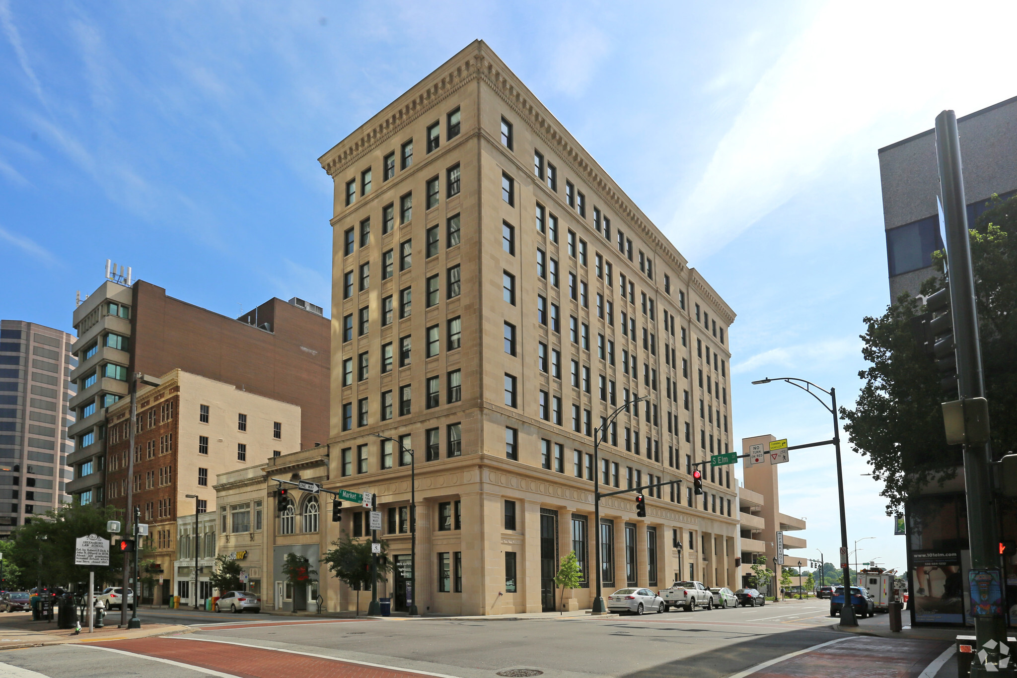 100-102 N Elm St, Greensboro, NC à vendre Photo principale- Image 1 de 1