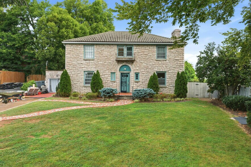 2715 Sullins St, Knoxville, TN à vendre - Photo du bâtiment - Image 2 de 48
