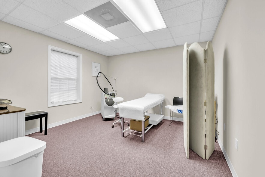 3100 Five Forks Trickum Rd SW, Lilburn, GA for sale - Building Photo - Image 3 of 19