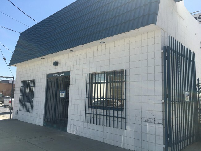 More details for 15954-15958 Arminta St, Van Nuys, CA - Industrial for Lease