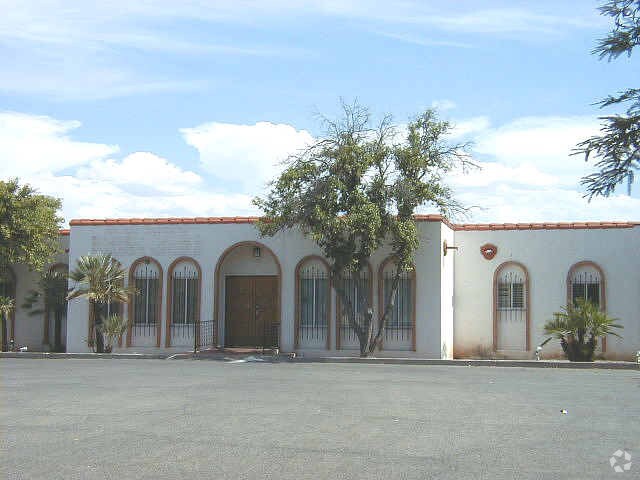 5350 E Erickson Dr, Tucson, AZ à louer - Photo du bâtiment - Image 2 de 3