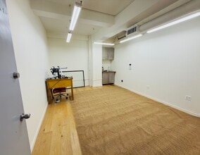38 W 48th St, New York, NY for lease Interior Photo- Image 1 of 3