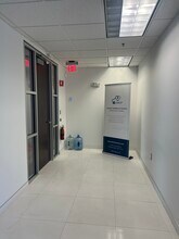 2 Park Central Dr, Southborough, MA à louer Photo intérieure- Image 2 de 7