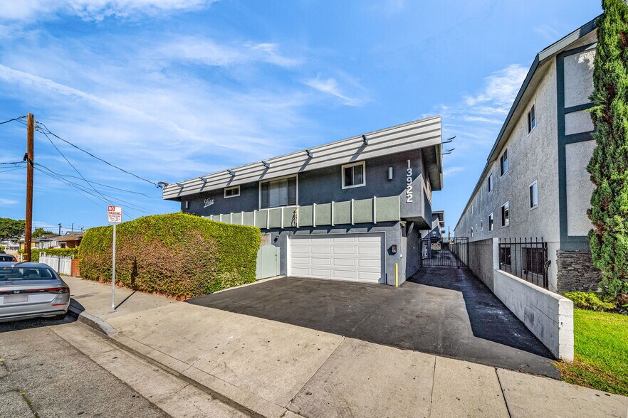 13922 Yukon Ave, Hawthorne, CA à vendre - Photo du bâtiment - Image 2 de 11