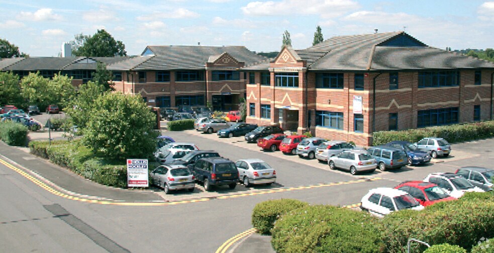 Weydon Ln, Farnham à louer - Photo du bâtiment - Image 3 de 5