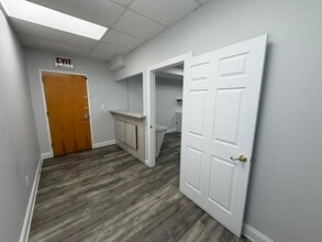 21333 39th Ave, Bayside, NY for lease Interior Photo- Image 2 of 11
