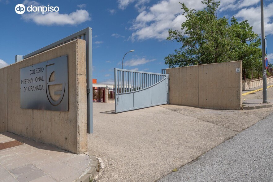 Calle Veleta, Dílar, Granada à vendre - Photo du bâtiment - Image 2 de 28