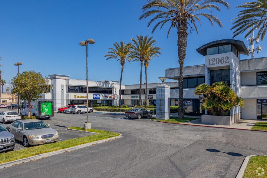 12062 Valley View St, Garden Grove, CA for lease - Primary Photo - Image 1 of 8