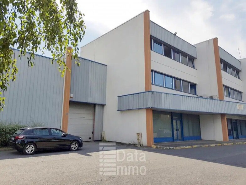 Industriel dans Mareuil-lès-Meaux à louer - Photo du bâtiment - Image 2 de 9