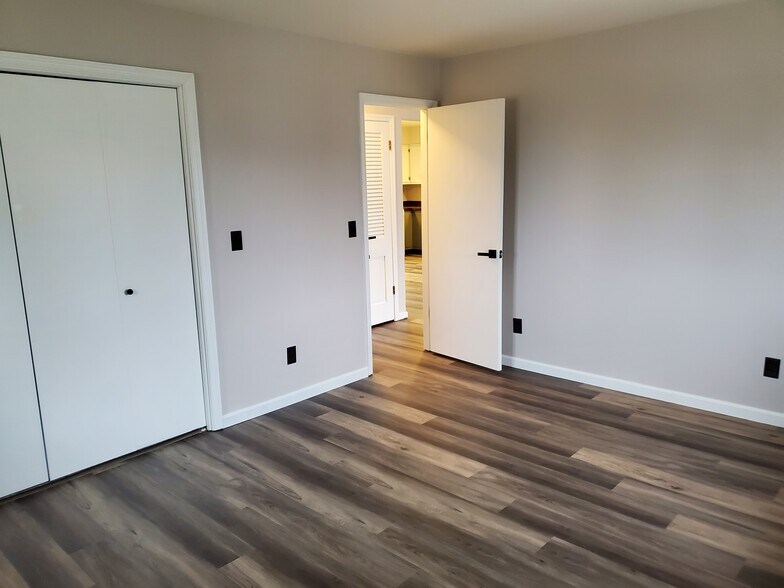 519 W Superior St, Ottawa, IL à vendre - Photo du bâtiment - Image 2 de 8