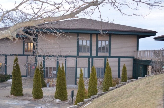201 W Bay Plz, Plattsburgh, NY for sale - Primary Photo - Image 1 of 1