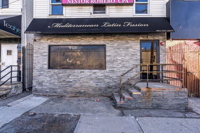 More details for 166 Getty Ave, Paterson, NJ - Retail for Lease