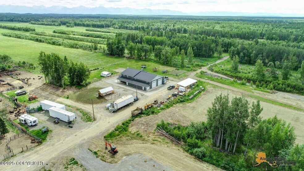 17275 S Moose Haven Cir, Wasilla, AK à vendre - Photo du bâtiment - Image 2 de 8