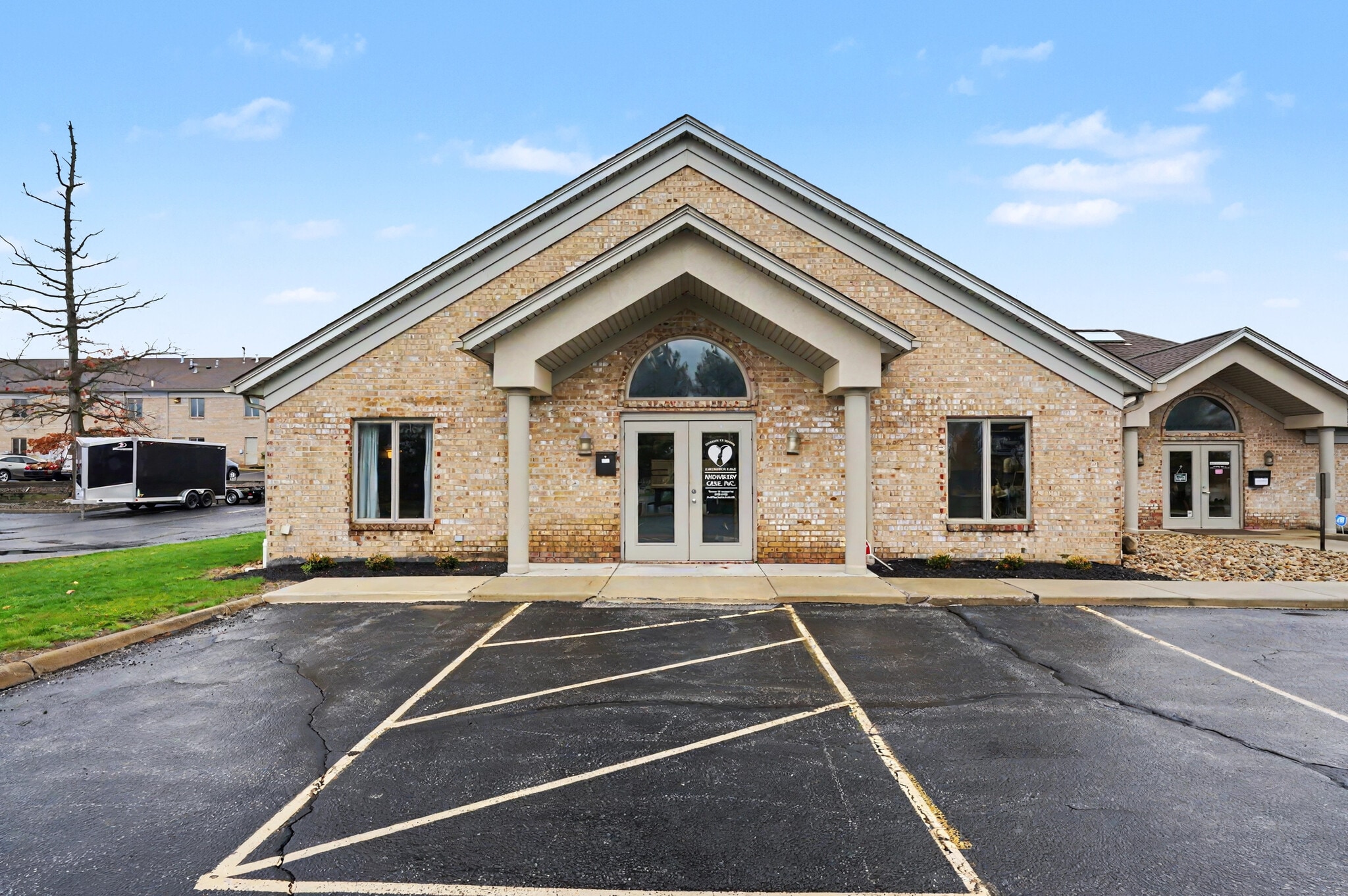 819 Southwestern Run, Youngstown, OH for sale Primary Photo- Image 1 of 52