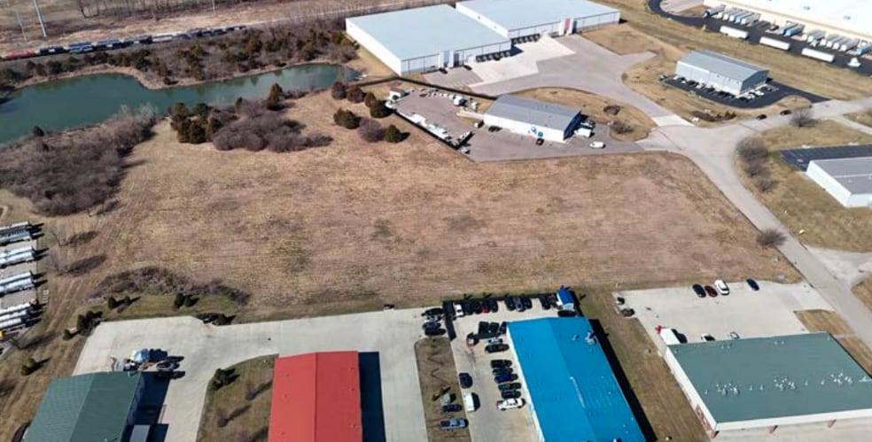 00 Emerald Way, Middletown, OH à louer - Photo du bâtiment - Image 3 de 10