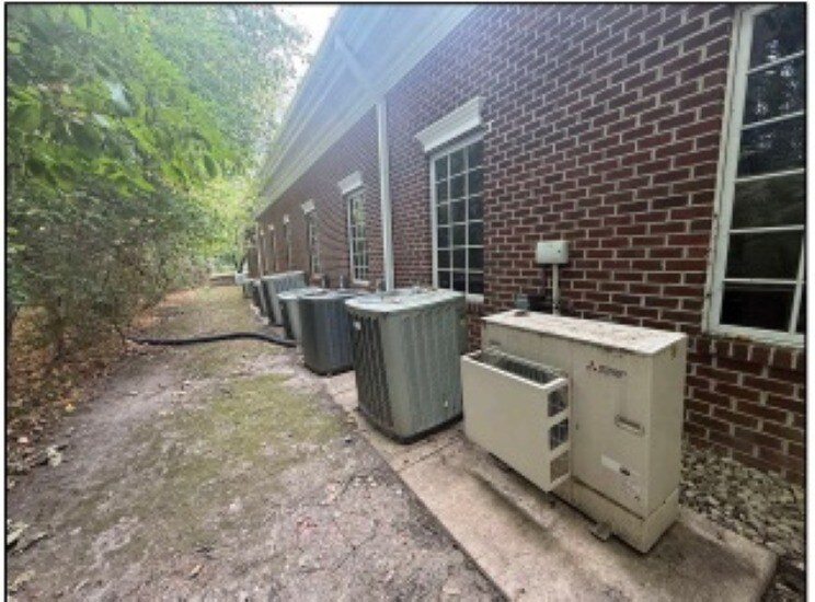 1771 Indian Wood Cir, Maumee, OH à louer - Photo du bâtiment - Image 3 de 22