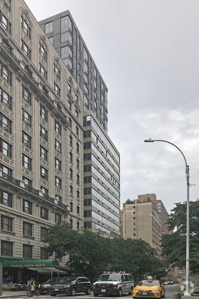 2495 Broadway, New York, NY for lease - Primary Photo - Image 1 of 3