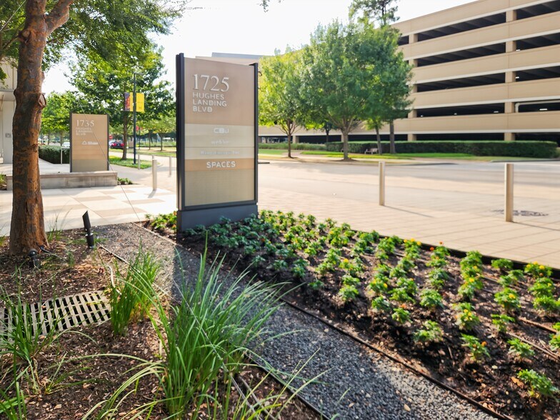 1725 Hughes Landing Blvd, The Woodlands, TX à louer - Photo du bâtiment - Image 2 de 22