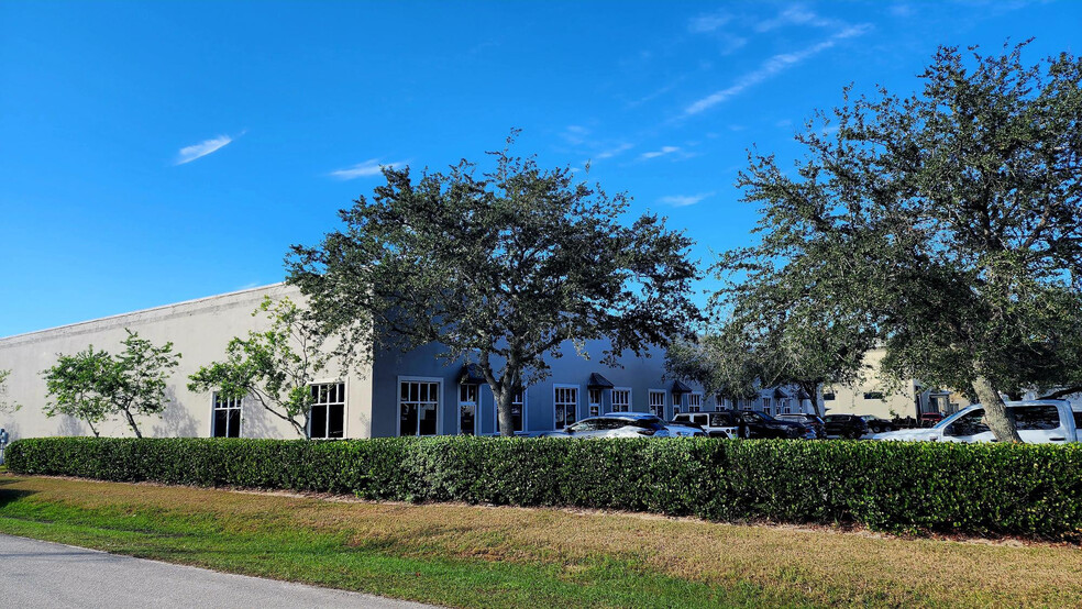 10981 Harmony Park Dr, Bonita Springs, FL for sale - Building Photo - Image 1 of 8