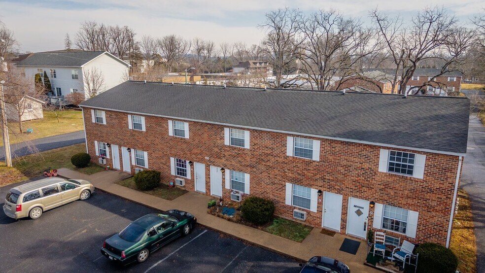 990 Chicago Ave, Harrisonburg, VA à vendre - Photo du bâtiment - Image 3 de 47