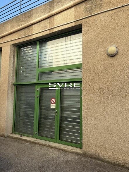 Flex in Marseille for lease - Building Photo - Image 1 of 4