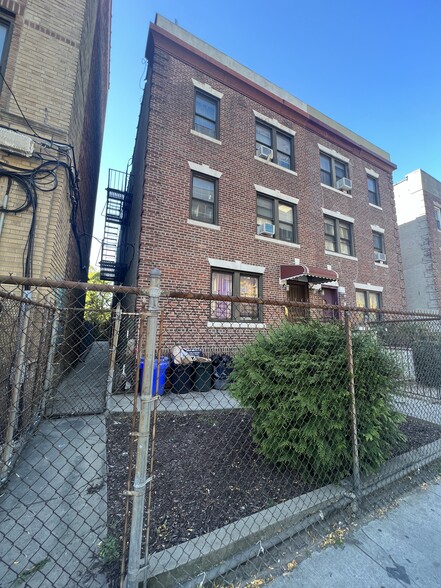 688 Rogers Ave, Brooklyn, NY for sale - Building Photo - Image 3 of 4