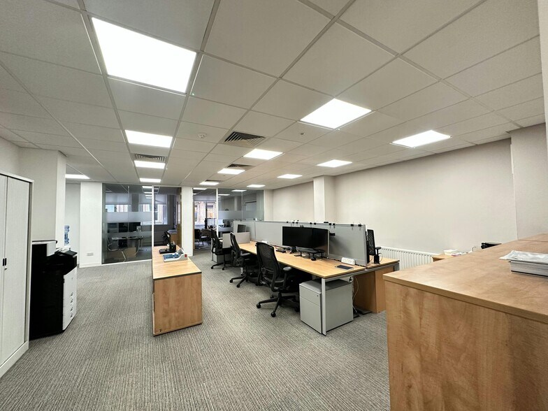20 Renfield St, Glasgow à vendre - Photo du bâtiment - Image 3 de 9