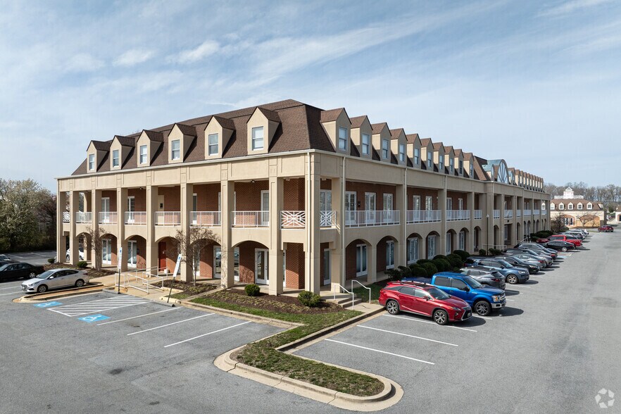 12070 Old Line Ctr, Waldorf, MD à louer - Photo du bâtiment - Image 3 de 27