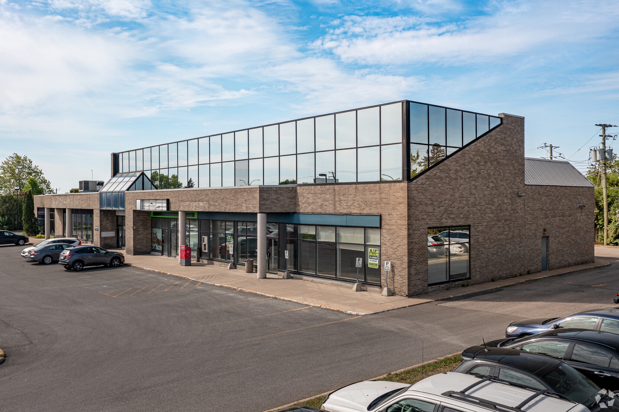 3900-3918 Boul Saint-Charles, Montréal, QC à vendre Photo principale- Image 1 de 1