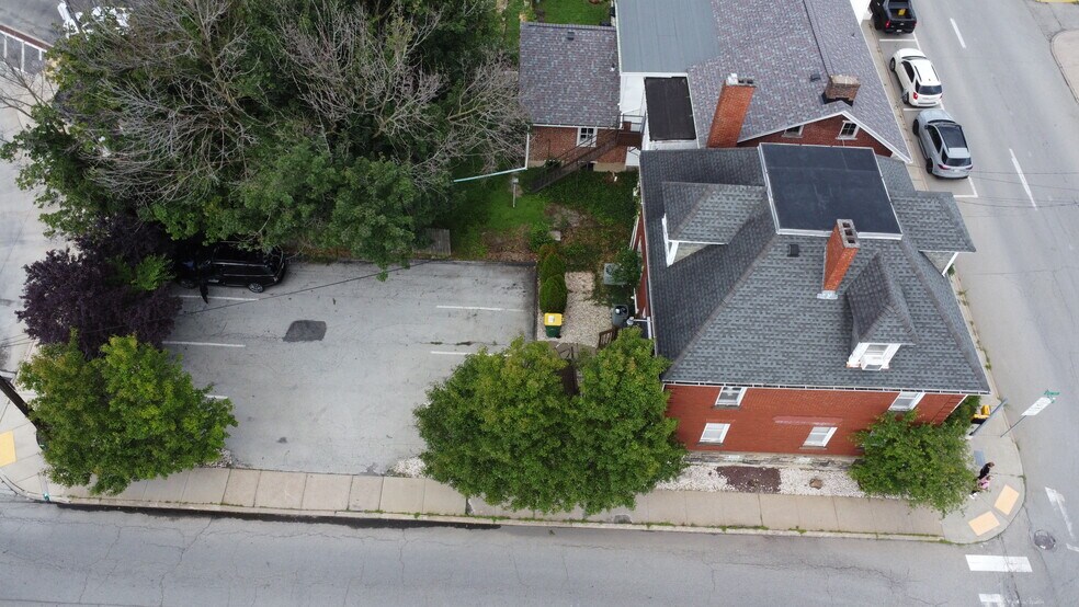 135 W Pittsburgh St, Greensburg, PA à vendre - Photo du bâtiment - Image 3 de 20