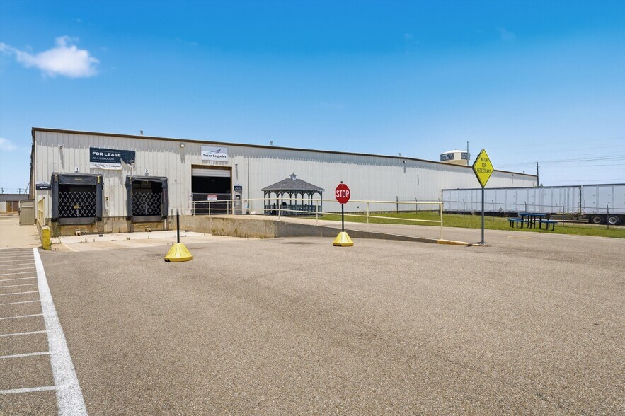 700 W Loop 340, Woodway, TX à louer - Photo du bâtiment - Image 2 de 11