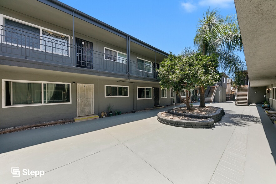 1153-1161 Magnolia Ave, Long Beach, CA for sale - Building Photo - Image 2 of 12