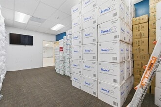 6110 Variel Ave, Woodland Hills, CA for lease Interior Photo- Image 2 of 5