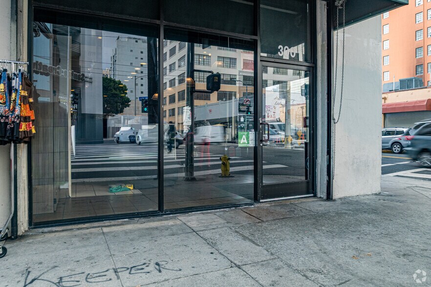 908 Santee St, Los Angeles, CA à louer - Photo du bâtiment - Image 3 de 4